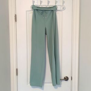 Mint condition stretch waisted high rise dress pants